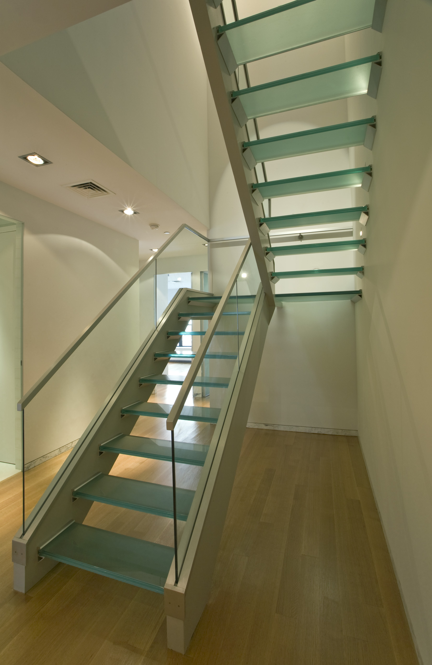 glass-for-staircase